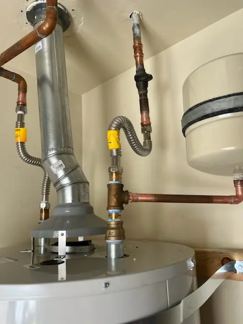 Water heater installation and plumbing repair in Lake Forest